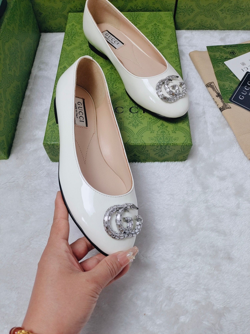 Gucci Flat Shoes